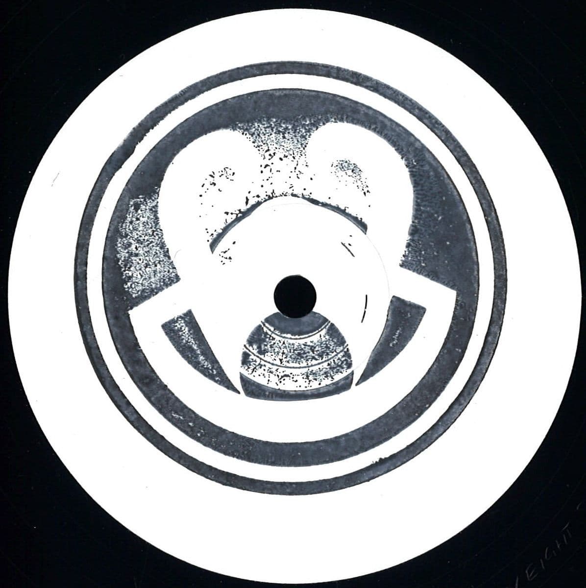 Dm002